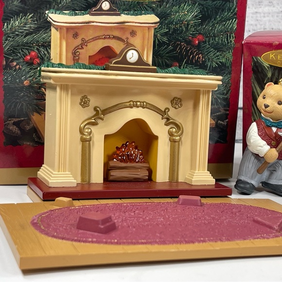 The Bearingers of Victoria Circle Vintage 1993 Hallmark Keepsake Ornamen… - Picture 3 of 11